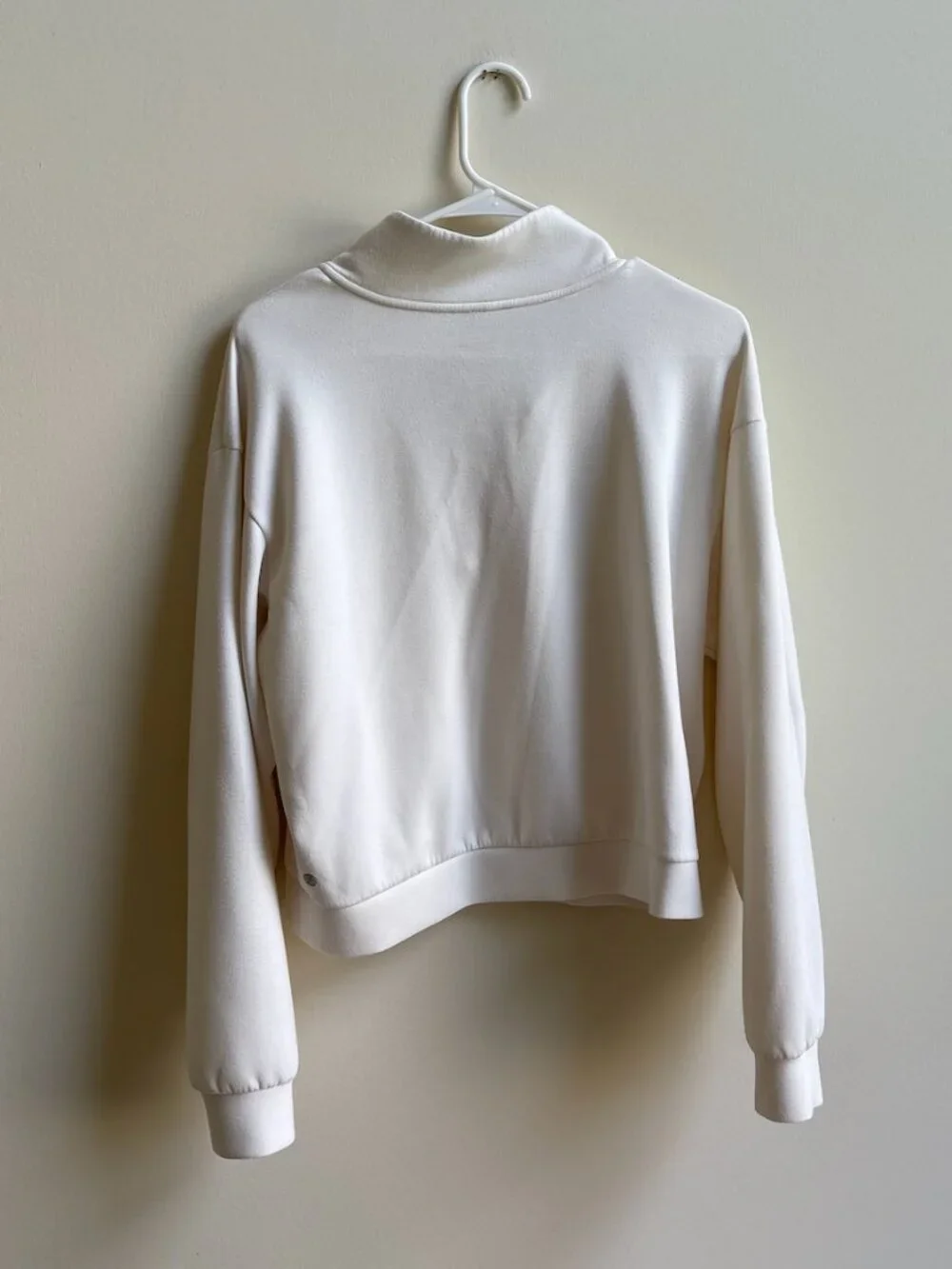 Women's Sweater- Size Small (Unknown Brand)